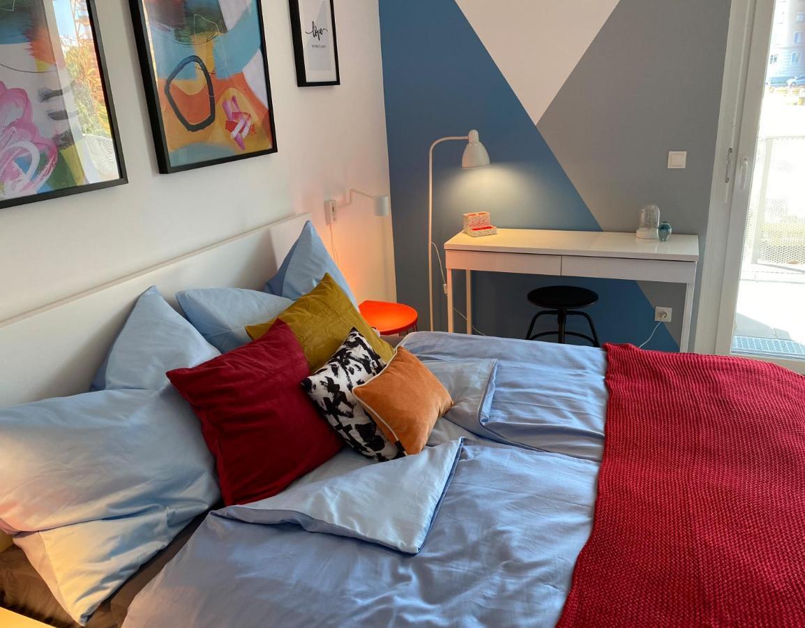 Brand New Cozy 10 Min To Center *