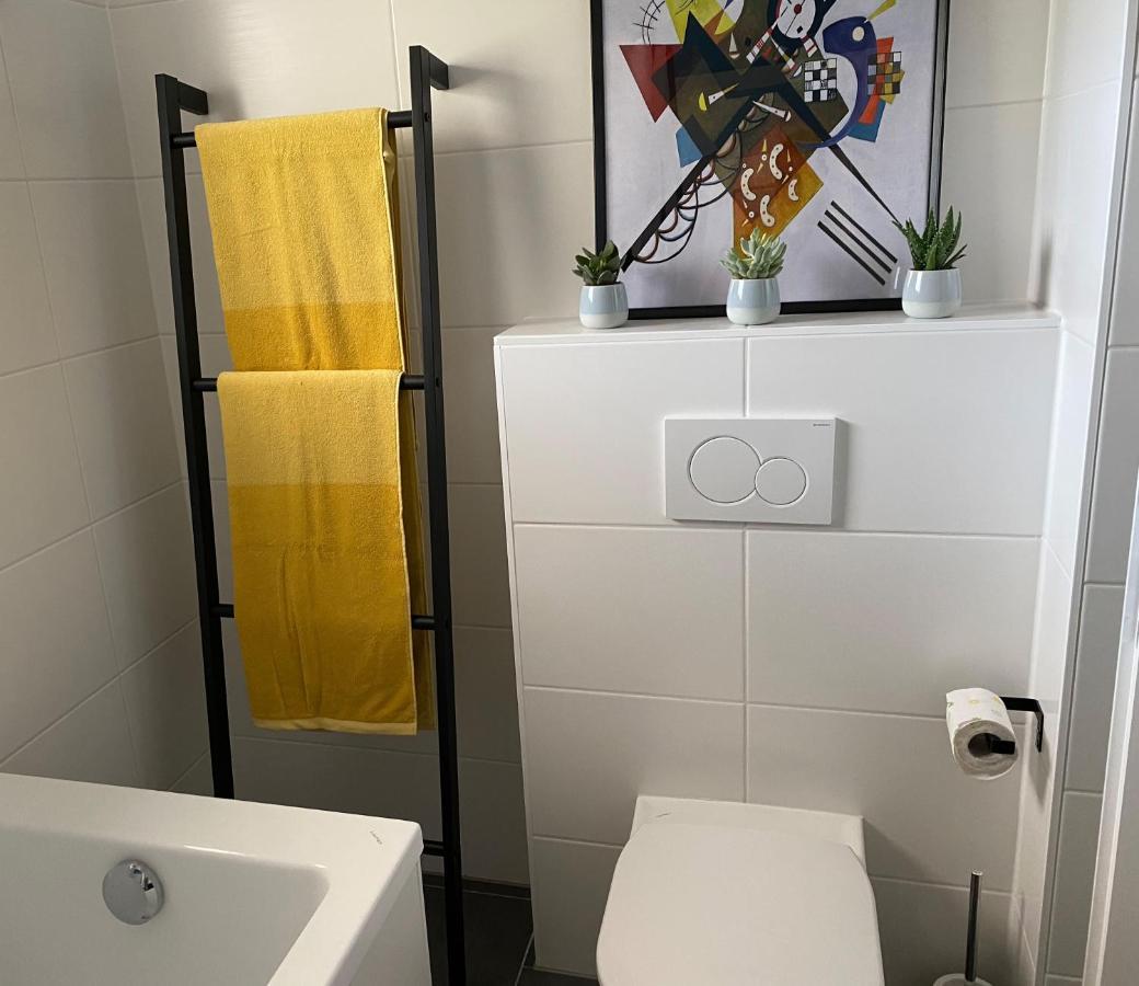 Apartment Brand New Cozy 10 Min To Center *